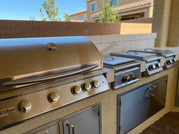 The Summerset Grills Sizzler Pro and matching Power Burner and Side Burners