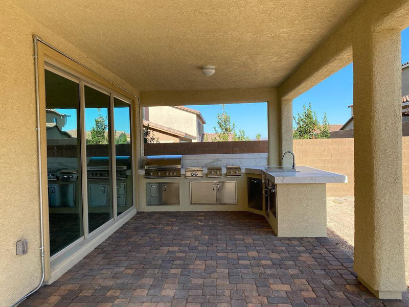 Outdoor patio and outdoor kitchen in Henderson, NV