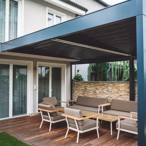 Beautiful, Transitional Outdoor Living