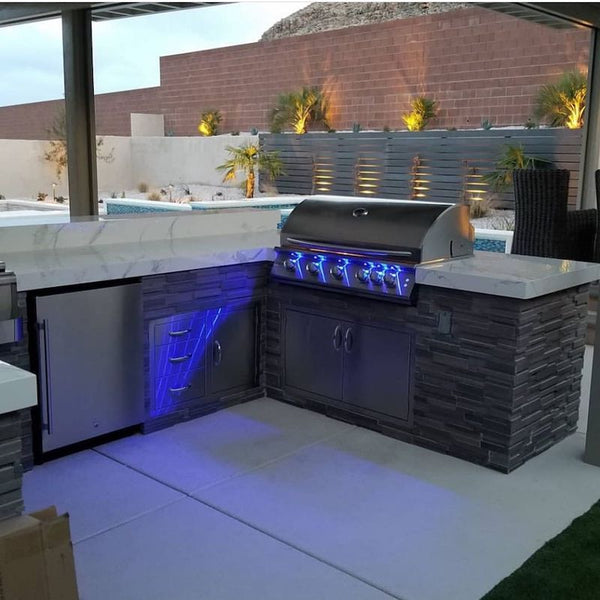 Modern and Sleek, Picturesque Pool, Multiuse Space, a Desert Oasis in Summerlin, Nevada